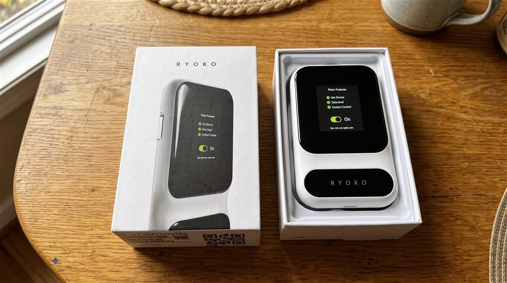 Official Ryoko Router Pro box and packaging